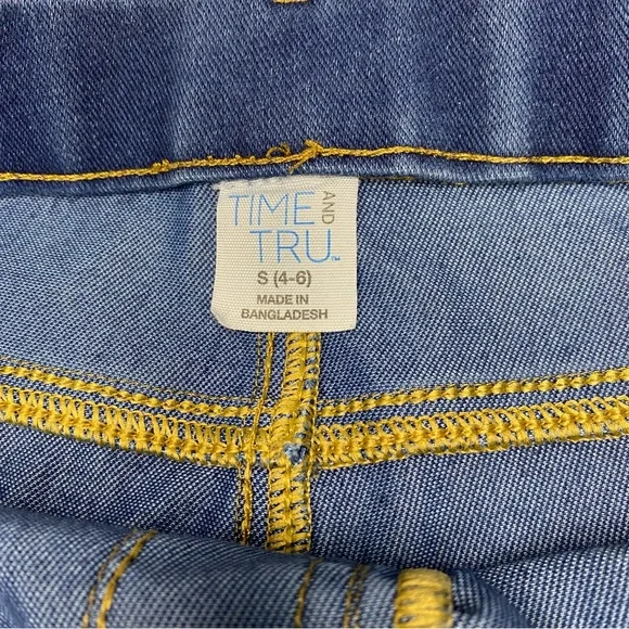 Time and Tru | Women’s Blue high waist Jeans Size S (4-6) - Picture 4 of 6